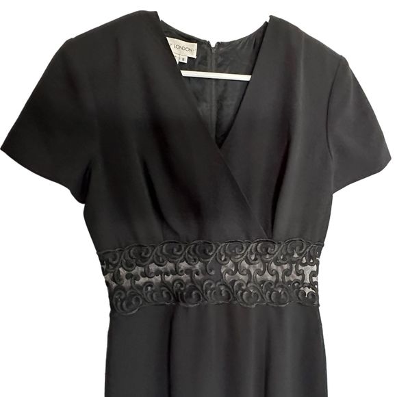 Maggy London Black V-Neck Dress With Lace Waist, Size 8, Pre-owned - Picture 3 of 4